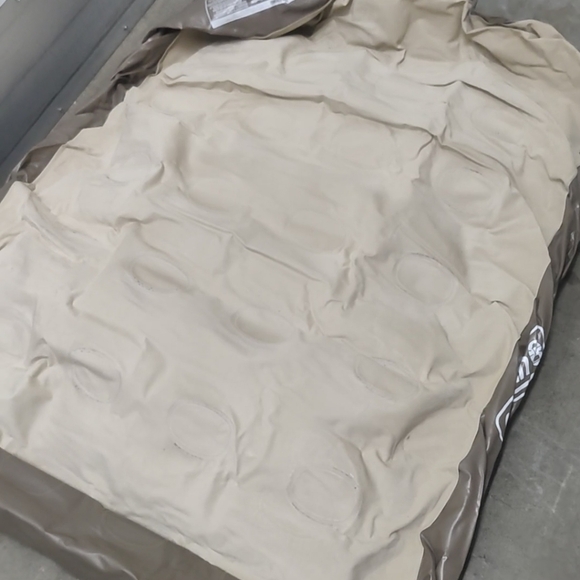 USED AIR BED - Picture 7 of 11